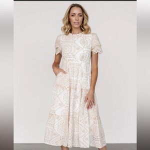 Mirabel Eyelet Midi Dress 2XL Gorgeous dress just don’t fit and can’t return.